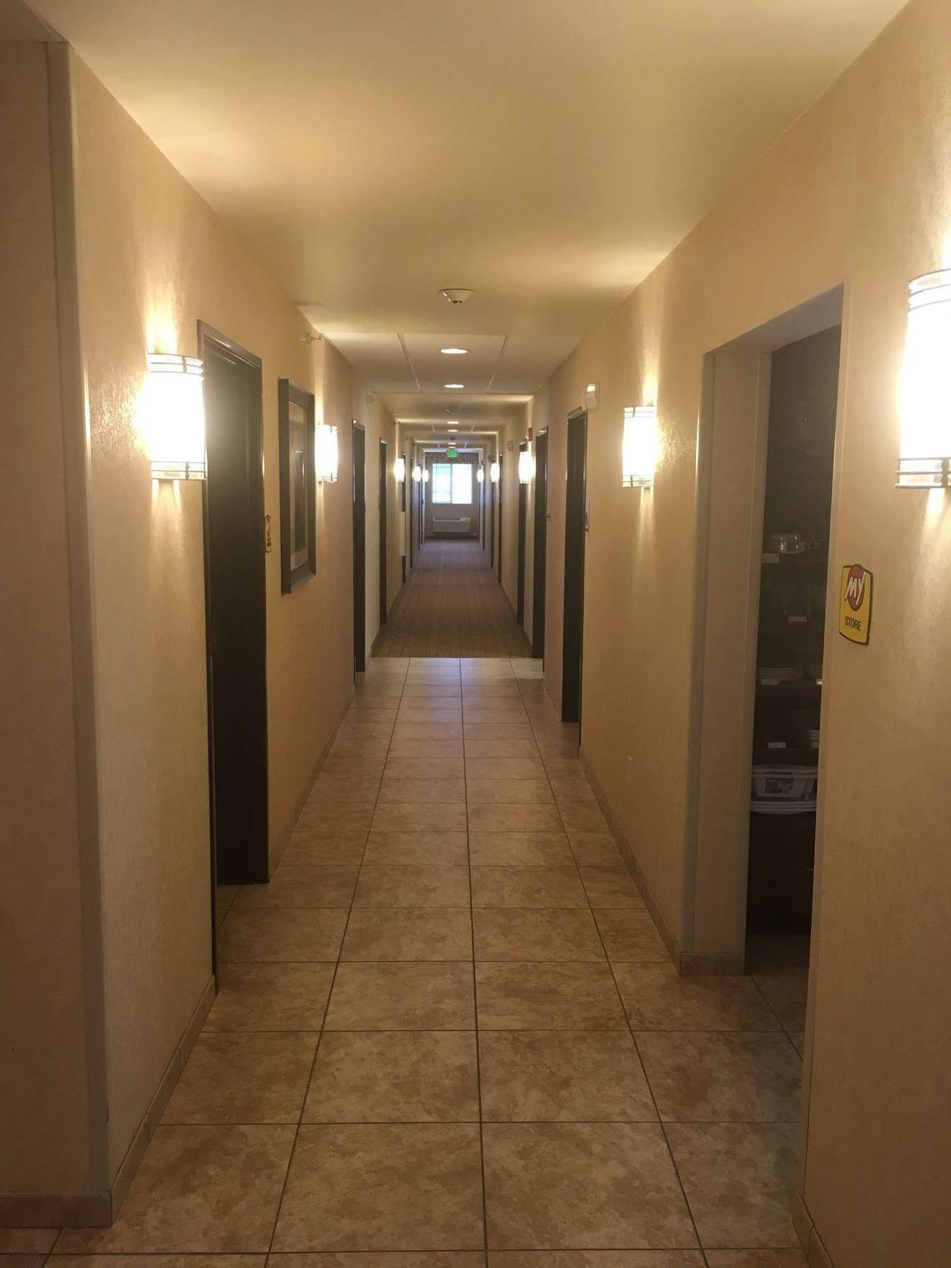 My Place Hotel-Dickinson, Nd Exterior photo