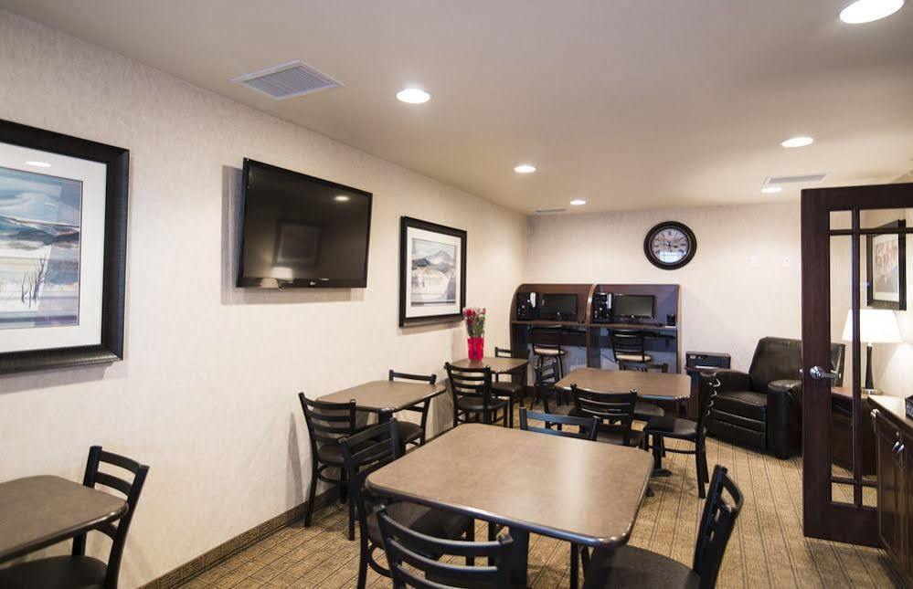 My Place Hotel-Dickinson, Nd Exterior photo